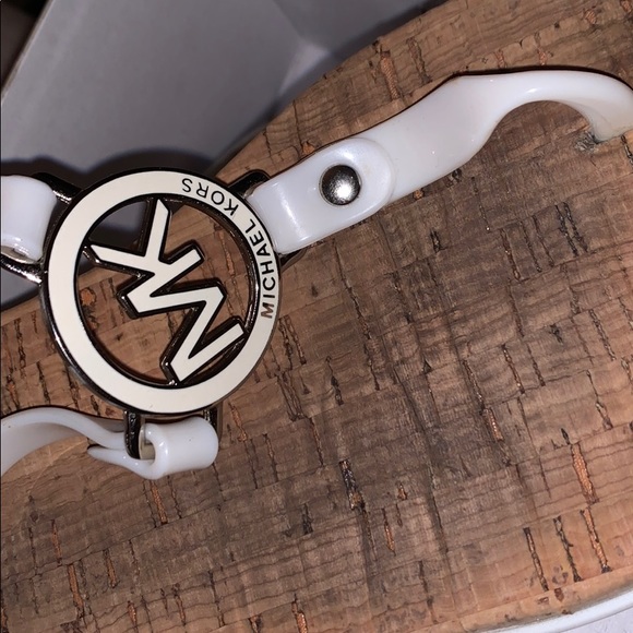 Michael KORS jelly sandals with cushioned sole - Picture 8 of 9